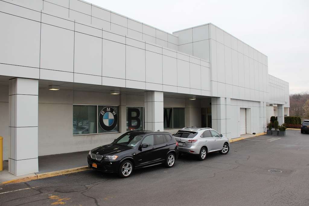 BMW of Bayside Service Center | 266 E Shore Rd, Great Neck, NY 11023, USA | Phone: (516) 304-3700