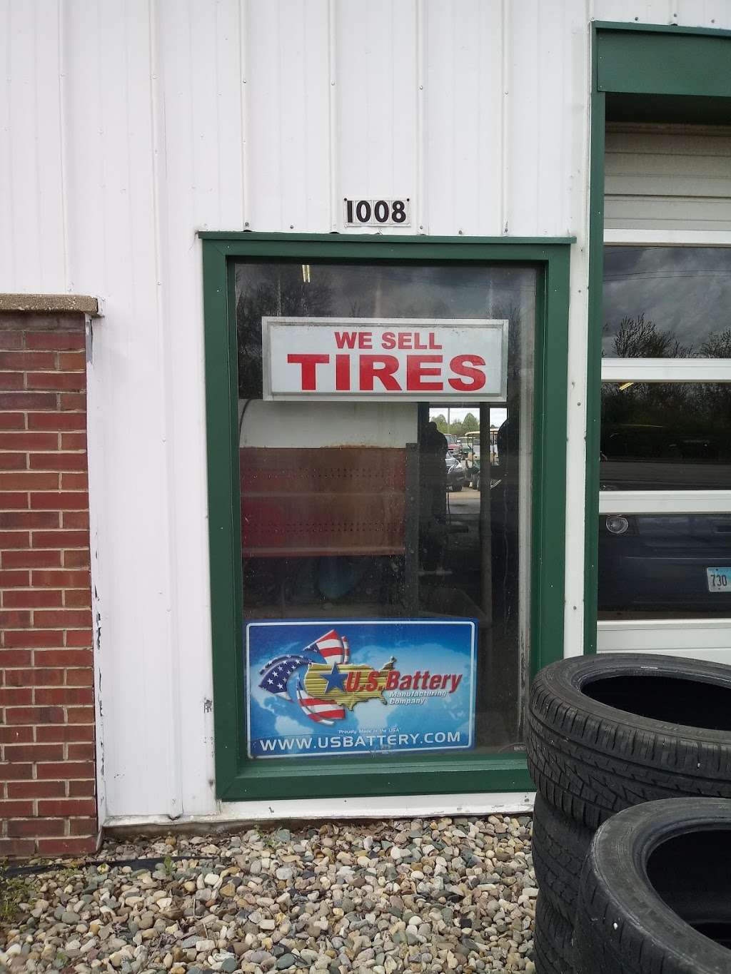 Mikes Service Center | 1008 E Walnut St, Watseka, IL 60970, USA | Phone: (815) 432-4128