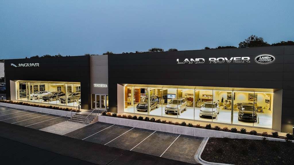 Land Rover Waukesha | 1901 E Moreland Blvd, Waukesha, WI 53186, USA | Phone: (262) 970-5900