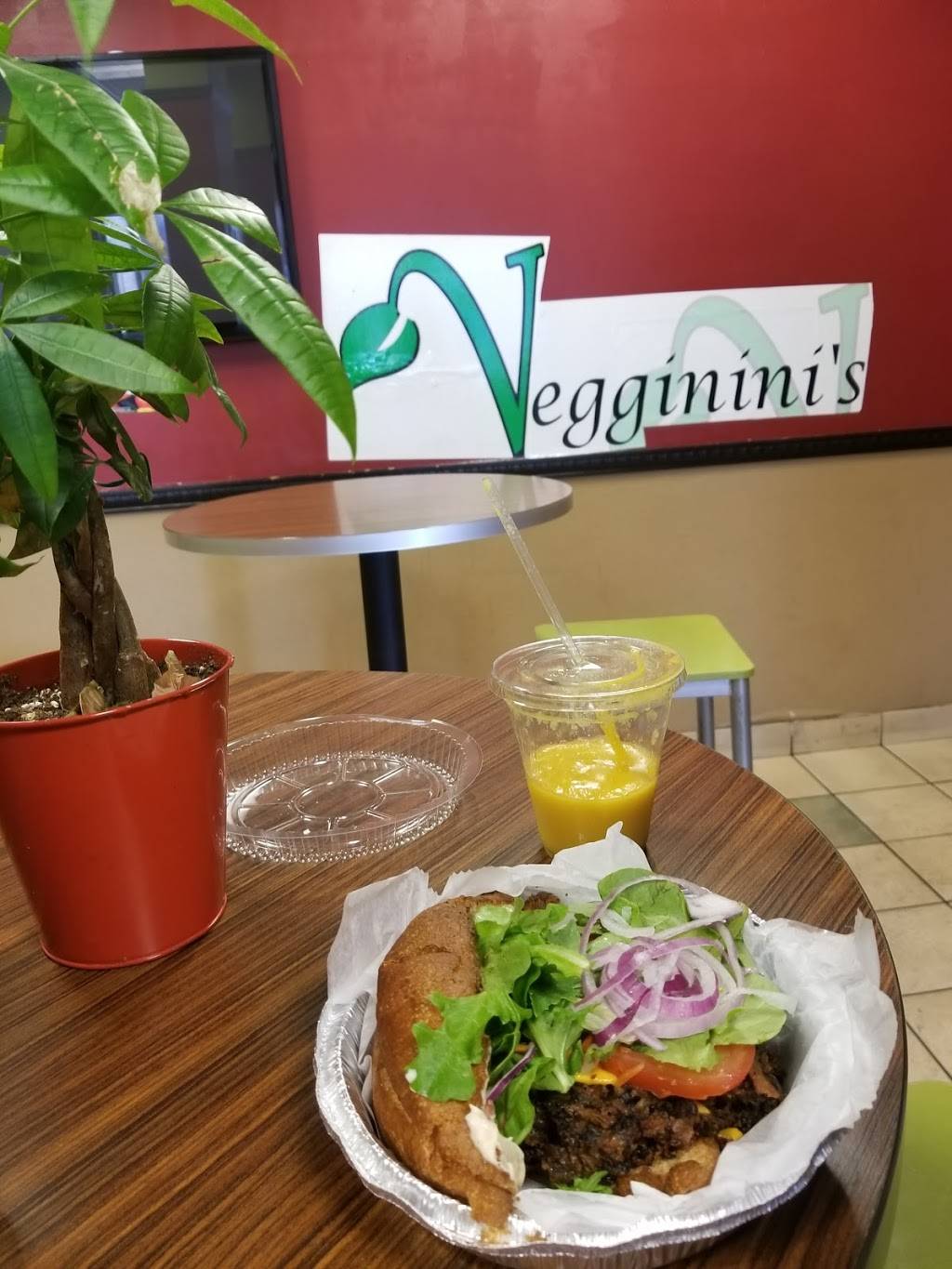 VEGGININIS PARADISE CAFE | 15439 Mack Ave, Detroit, MI 48224, USA | Phone: (313) 458-8309