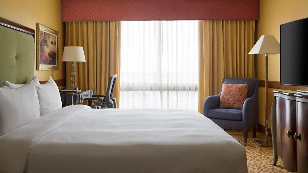 Houston Marriott South at Hobby Airport | 9100 Gulf Fwy, Houston, TX 77017, USA | Phone: (713) 943-7979