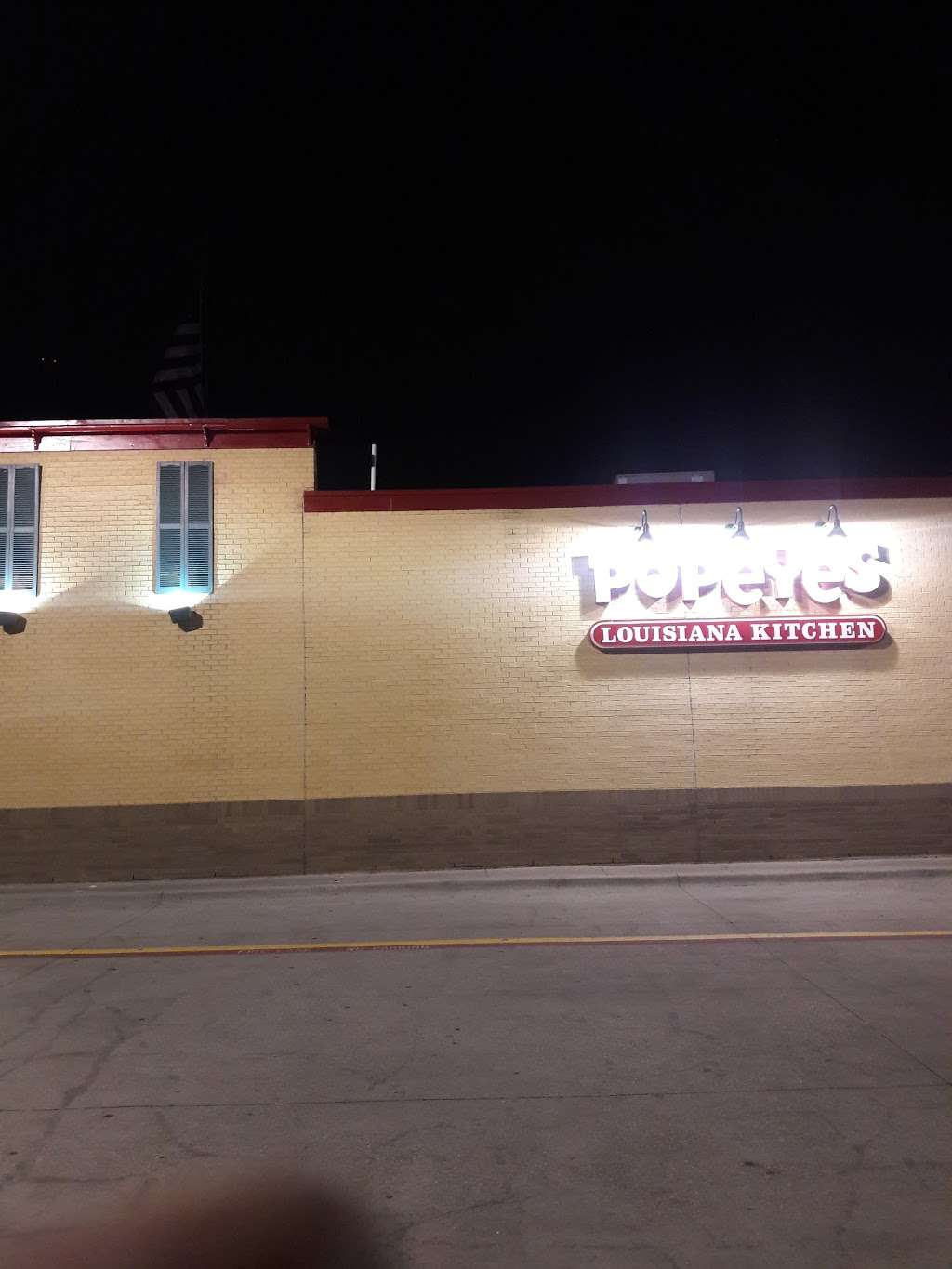 Popeyes Louisiana Kitchen | 290 E Round Grove Rd, Lewisville, TX 75067, USA | Phone: (972) 315-2322