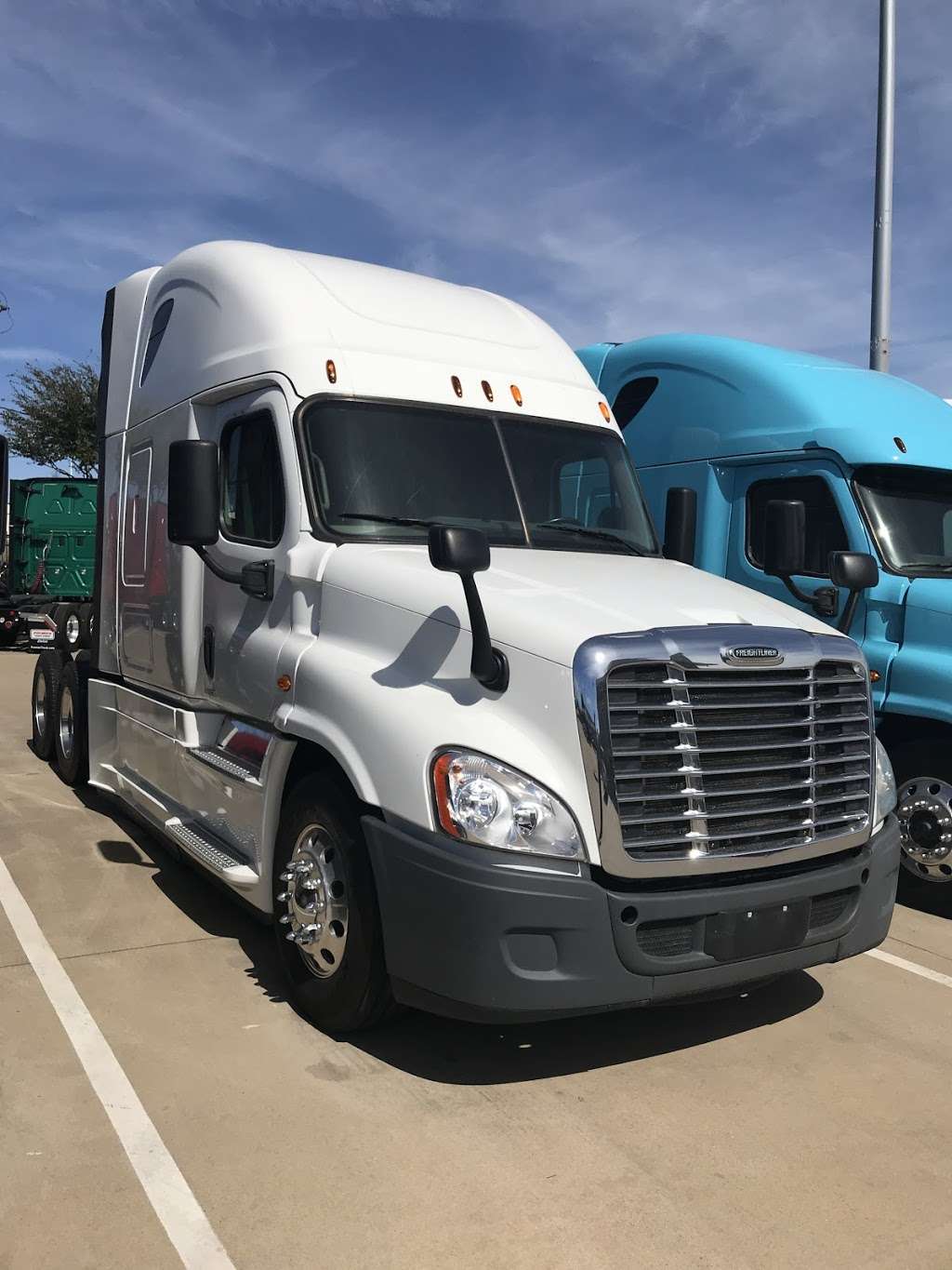 Premier Truck Group of Dallas (South) | 4200 Port Blvd, Dallas, TX 75241, USA | Phone: (972) 225-4300