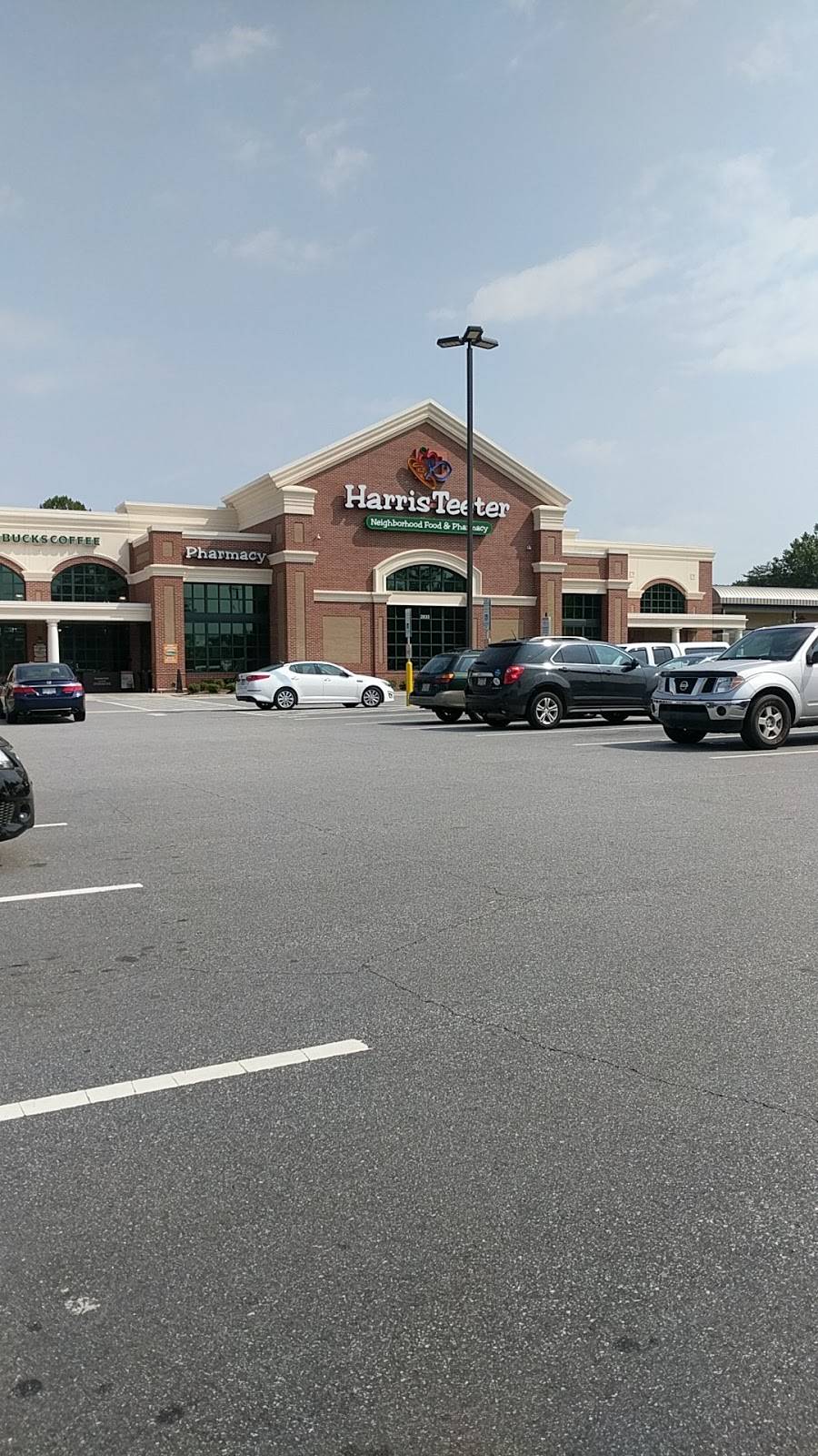 Harris Teeter | 2835 Reynolda Rd Pine Ridge Plaza, Winston-Salem, NC 27106, USA | Phone: (336) 761-0734