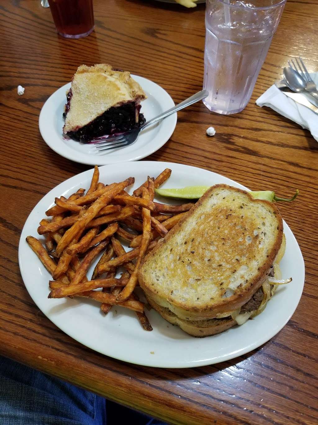 Maries Diner | 6325 Crain Hwy, La Plata, MD 20646 | Phone: (301) 932-6884