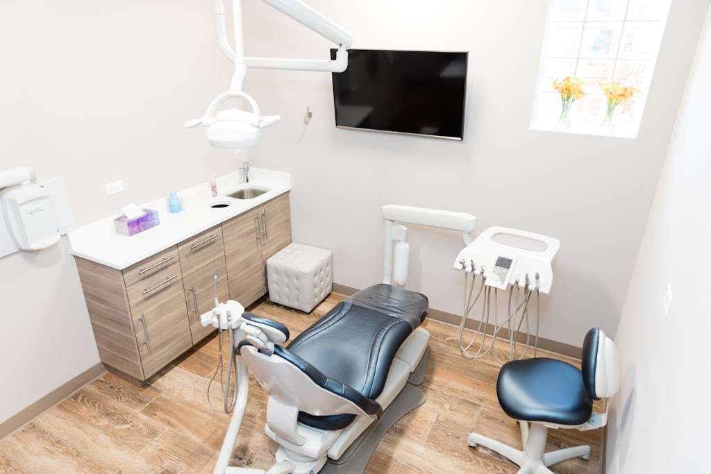 Lux Dental | 1008 E Northwest Hwy, Mt Prospect, IL 60056 | Phone: (847) 553-4301