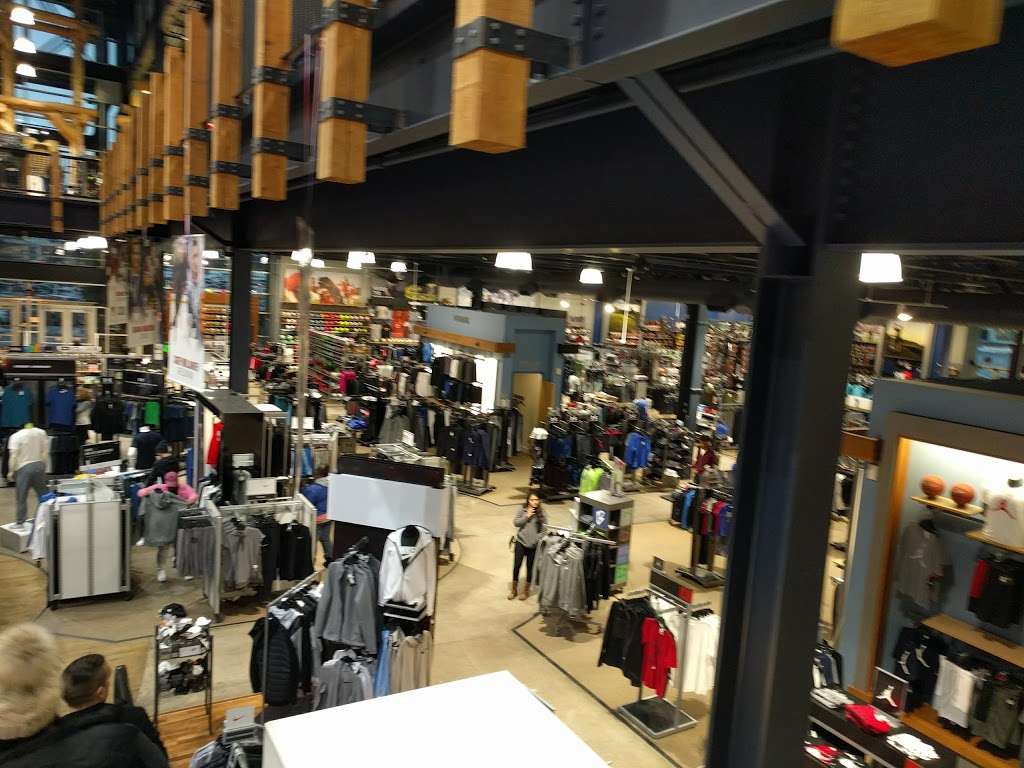 DICKS Sporting Goods | 6020 E 82nd St, Indianapolis, IN 46250 | Phone: (317) 576-0300