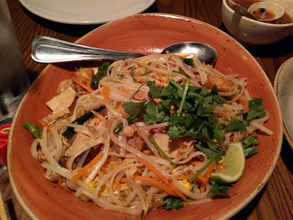 P.F. Changs | 983 Baltimore Pike, Glen Mills, PA 19342, USA | Phone: (610) 545-3030