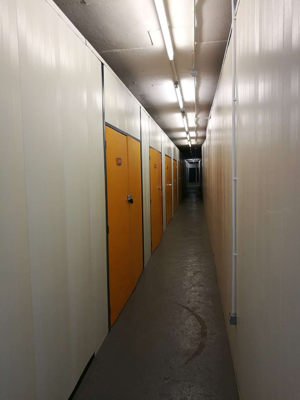 1 Big Self Storage | Thames Industrial Park, Princess Margaret Rd, East Tilbury, Tilbury RM18 8RH, UK | Phone: 01375 859947