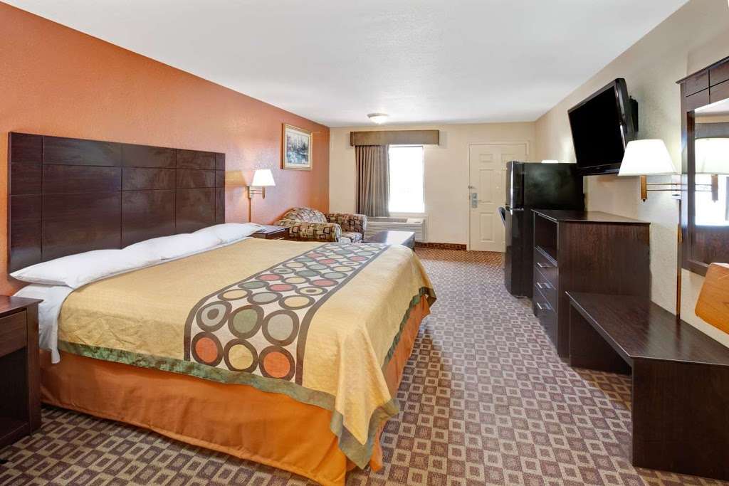 Super 8 by Wyndham Baytown/Mont Belvieu | 9032 TX-146, Baytown, TX 77523, USA | Phone: (281) 751-6012