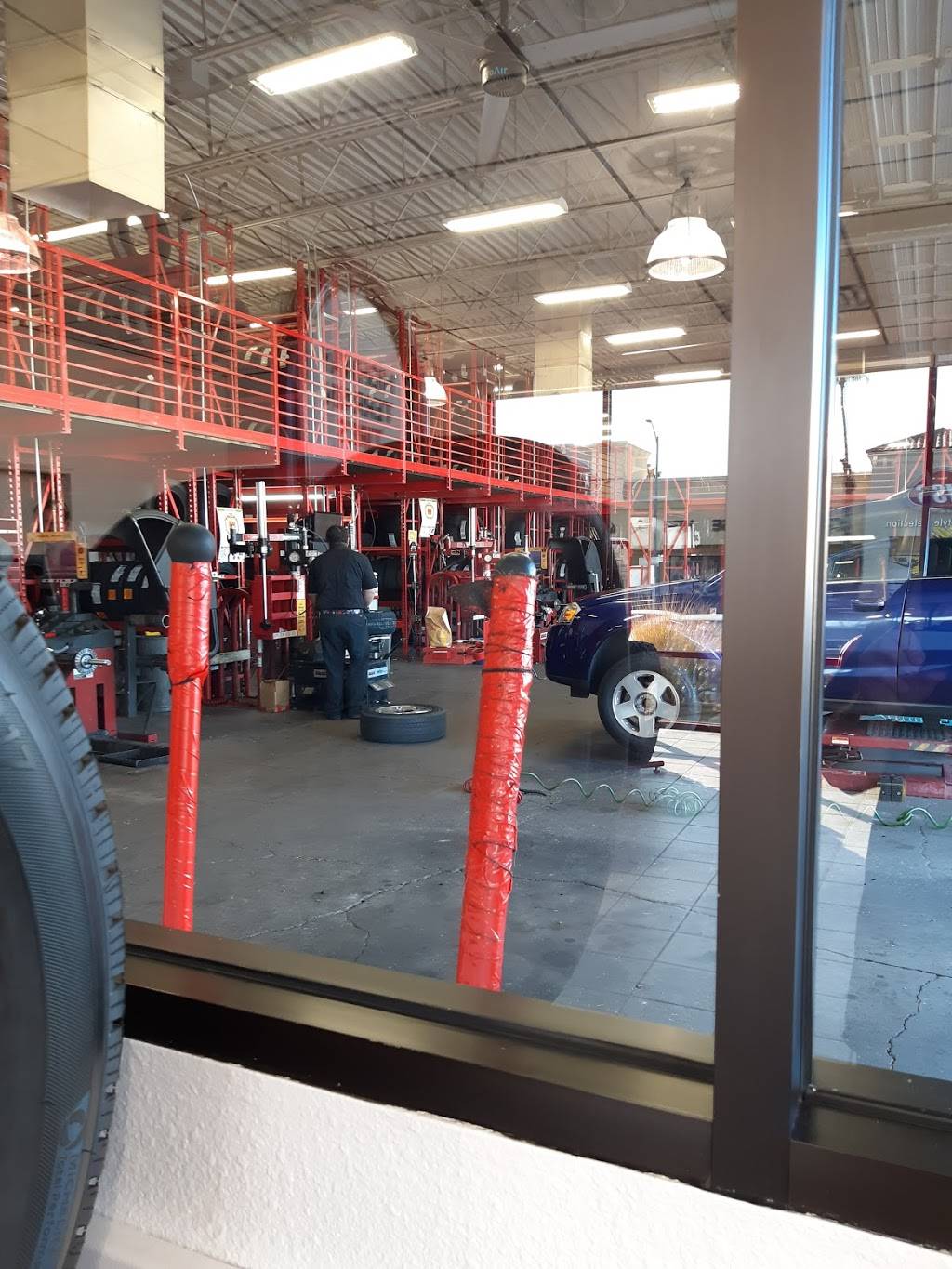 Discount Tire | 3835 S Maryland Pkwy, Las Vegas, NV 89119, USA | Phone: (702) 794-4338