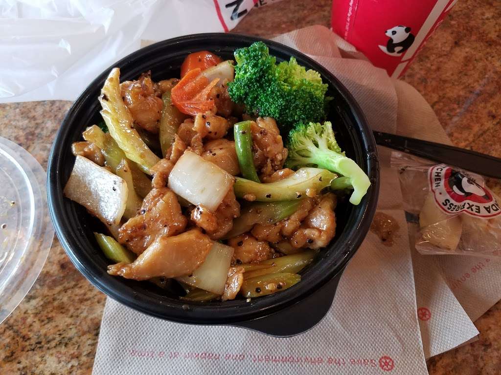 Panda Express | 1730 W Fullerton Ave, Chicago, IL 60614, USA | Phone: (773) 935-6128