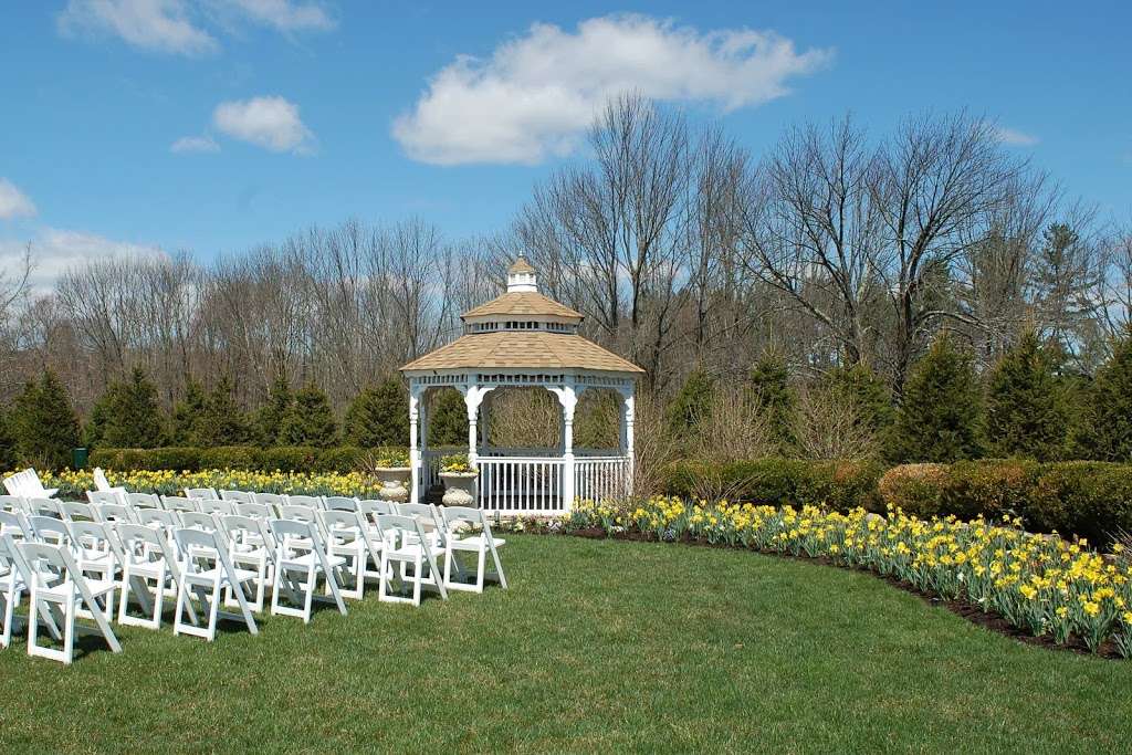 The Farmhouse at The Grand Colonial | 86 NJ-173, Hampton, NJ 08827 | Phone: (908) 735-7889