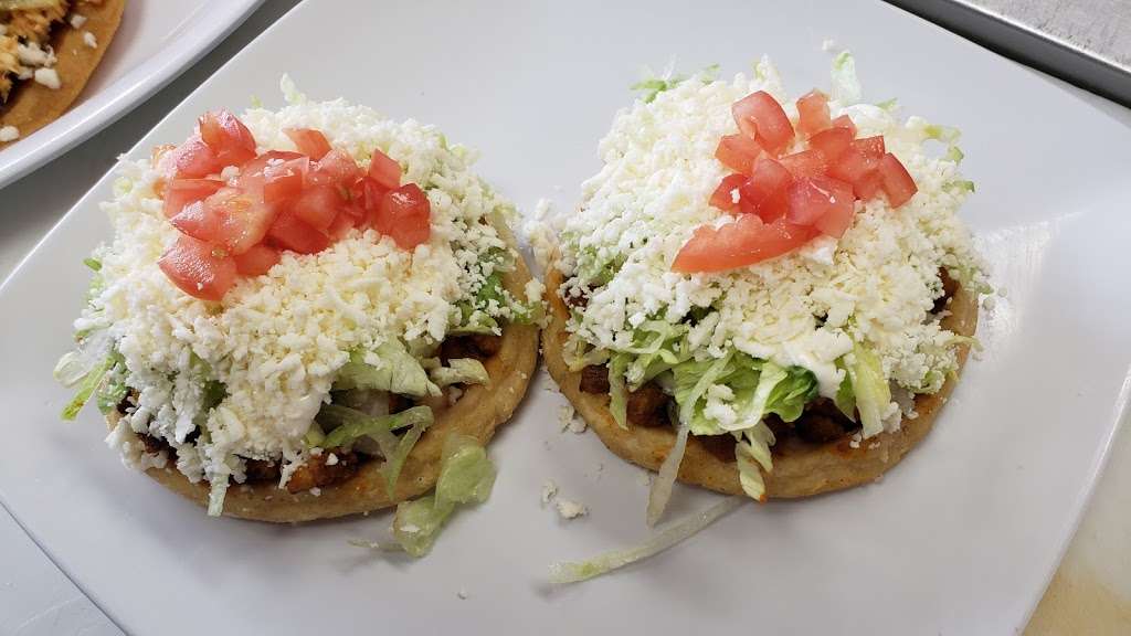 Antojitos Mexicanos Victoria -Restaurante | 5025 N Tryon St suite 104, Charlotte, NC 28213, USA | Phone: (704) 919-0627