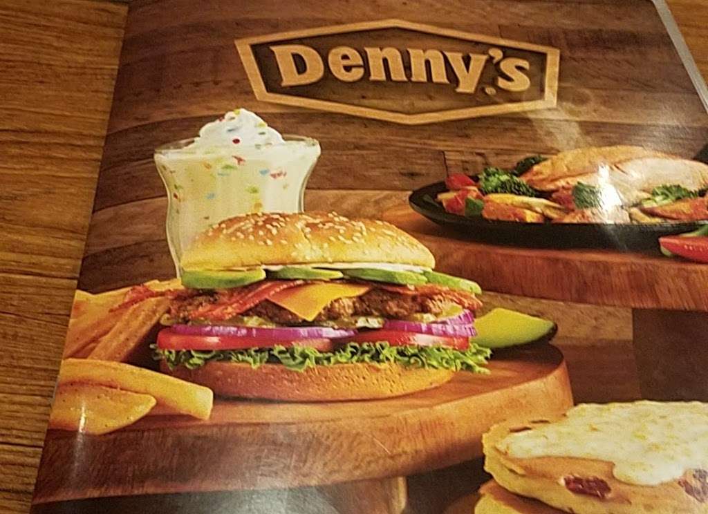 Dennys | 6887 E Front St, Kansas City, MO 64120, USA | Phone: (816) 231-7448