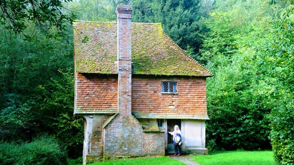 Hole Cottage | Markbeech, Edenbridge TN8 5PD, UK | Phone: 01342 850526