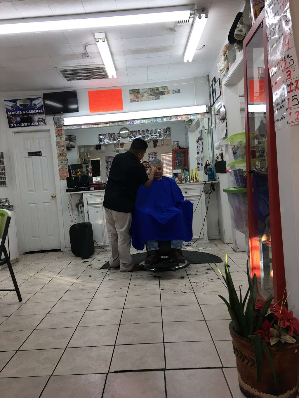 Peluqueria Acapulco Barber Shop | 6619 Avenue F, Houston, TX 77011, USA | Phone: (713) 923-5308