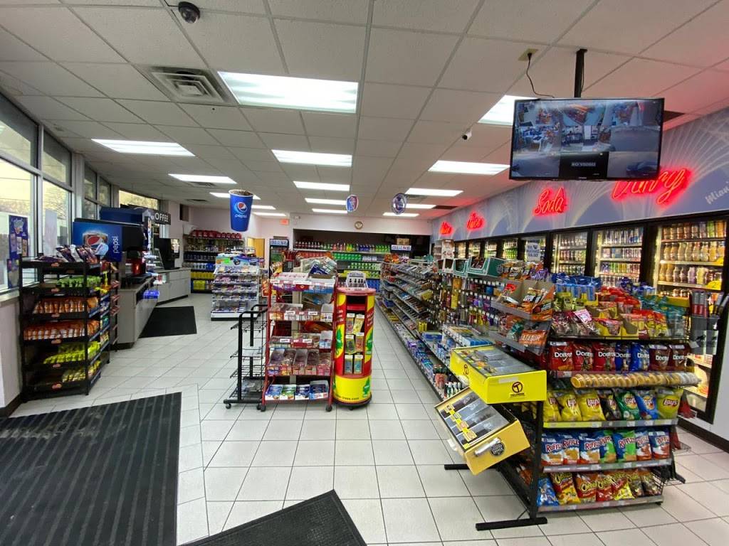 MIANs Amstar Gas Station | 717 N Mayfair Rd, Wauwatosa, WI 53226, USA | Phone: (414) 476-6426