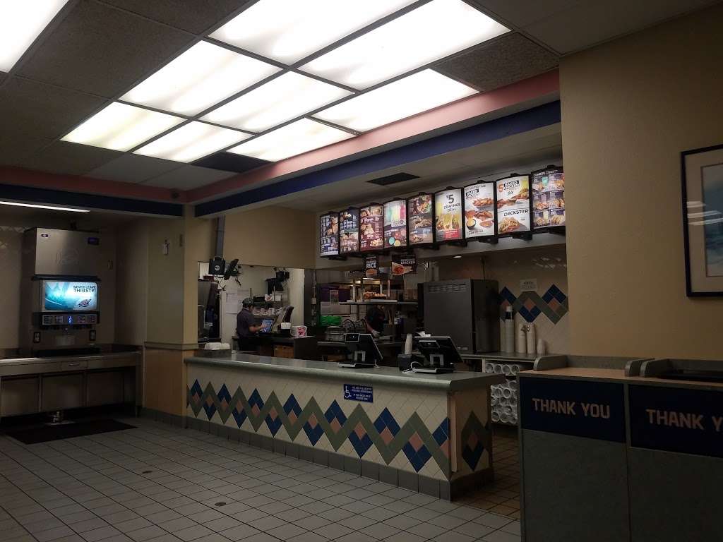 Taco Bell | 4718 Green River Rd, Corona, CA 92880, USA | Phone: (951) 372-9579