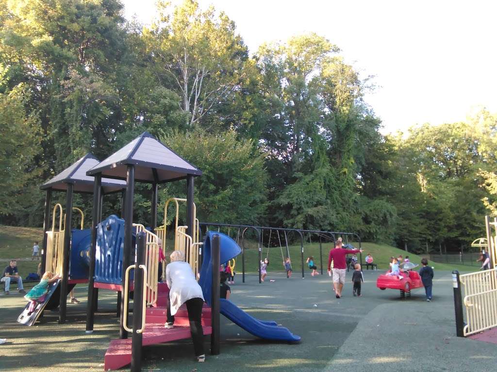 Stafford Drive Park | 3300 Stafford Dr, Fairfax, VA 22030, USA | Phone: (703) 385-7858