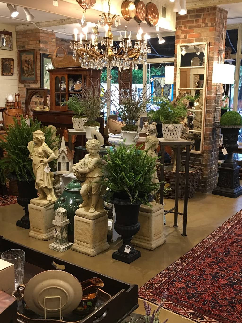 Canterbury Cottage Antiques, Gifts & Interiors | 6610 TN-100, Nashville, TN 37205, USA | Phone: (615) 353-0889