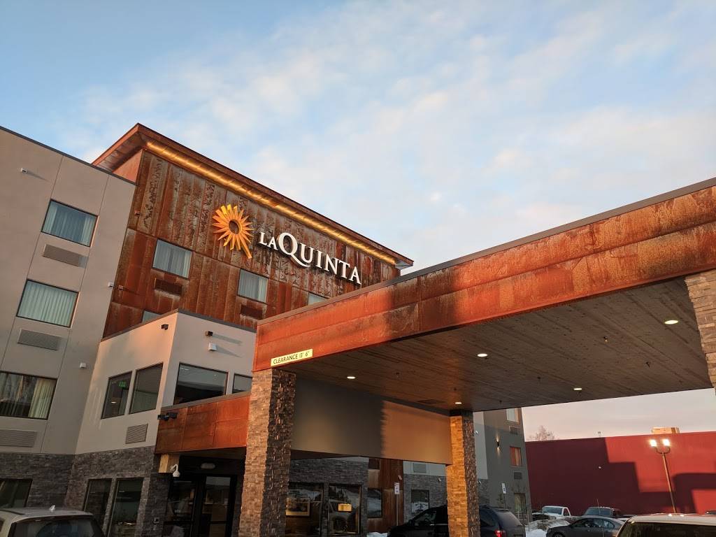 La Quinta Inn & Suites by Wyndham Anchorage Airport | 3501 Minnesota Dr, Anchorage, AK 99503, USA | Phone: (907) 276-8884