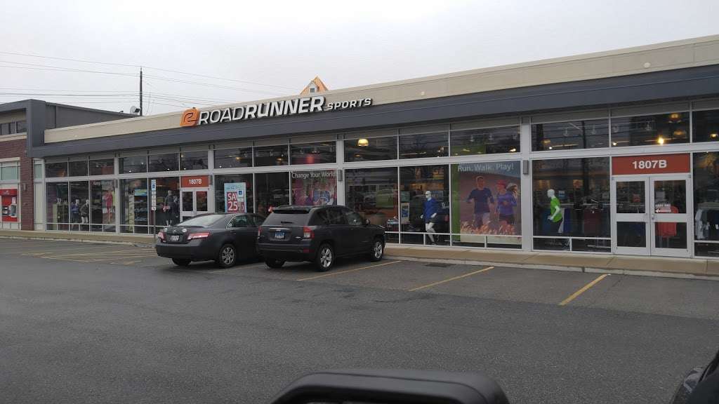 Road Runner Sports | 1807 Rockville Pike, Rockville, MD 20852, USA | Phone: (240) 292-7420