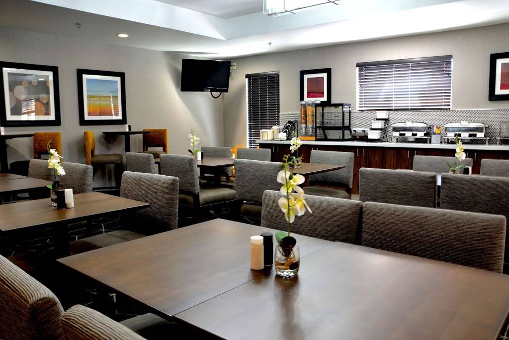 Best Western Plus Gateway Inn & Suites | 800 S Abilene St, Aurora, CO 80012 | Phone: (720) 748-4800