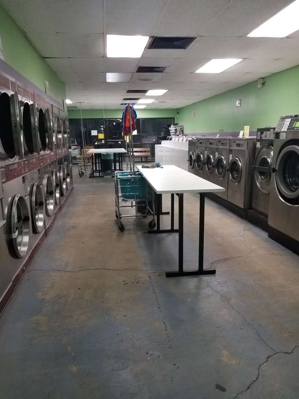 Bright & Clean Tolleson Laundromat | 9110 W Van Buren St #1, Tolleson, AZ 85353, USA | Phone: (480) 650-5779