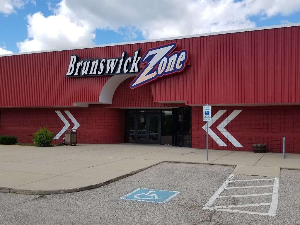 Brunswick Zone Deer Park Lanes | 21080 N Rand Rd, Lake Zurich, IL 60047, USA | Phone: (847) 438-5585