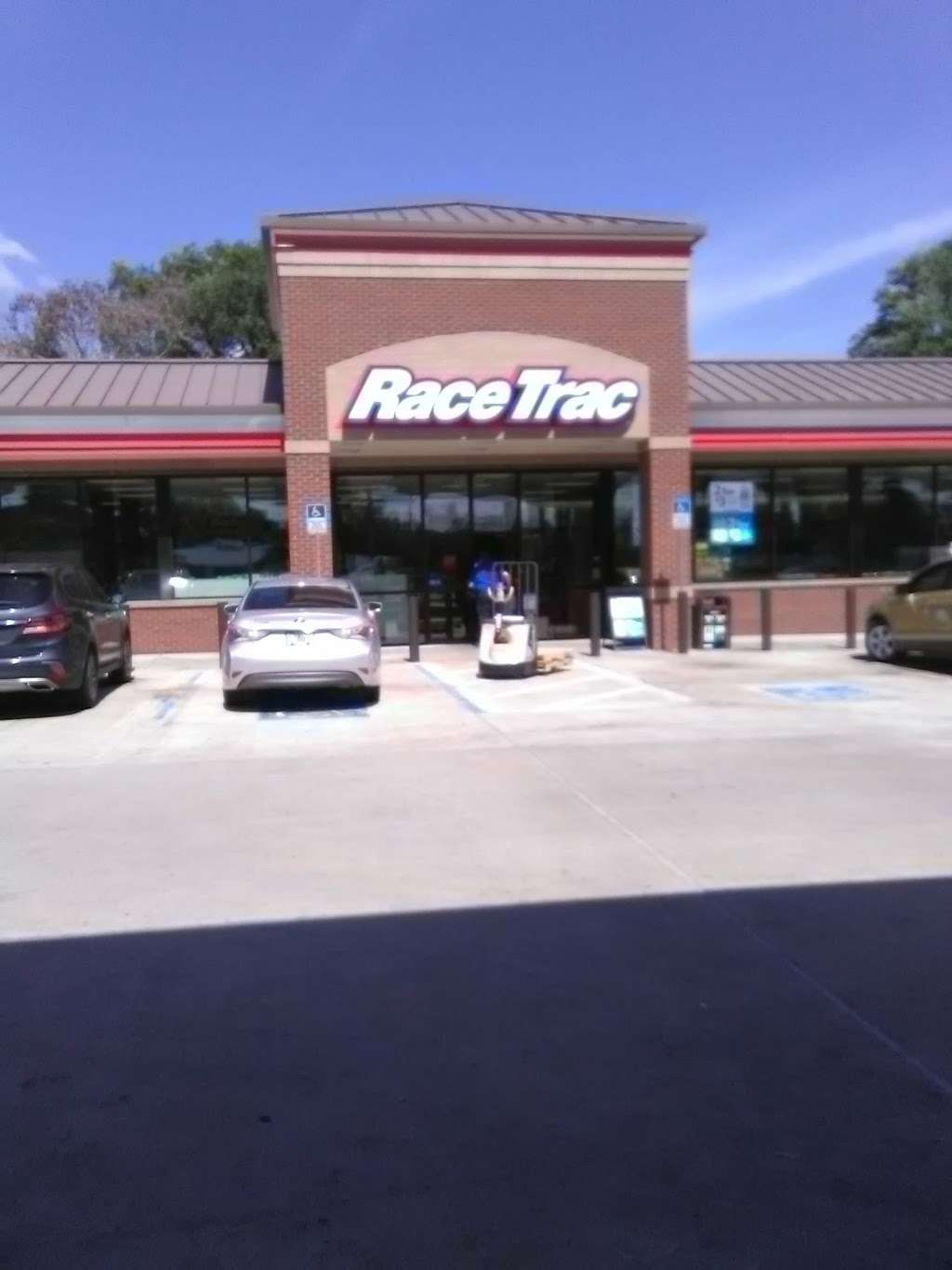 RaceTrac | 11023 US-17, Eagle Lake, FL 33839, USA | Phone: (863) 294-9703