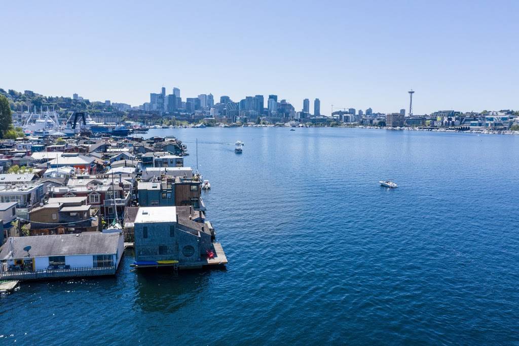 SeattleAfloat.com: Seattle Houseboats & Floating Homes | 10700 Meridian Ave N #504, Seattle, WA 98133, USA | Phone: (206) 850-8841