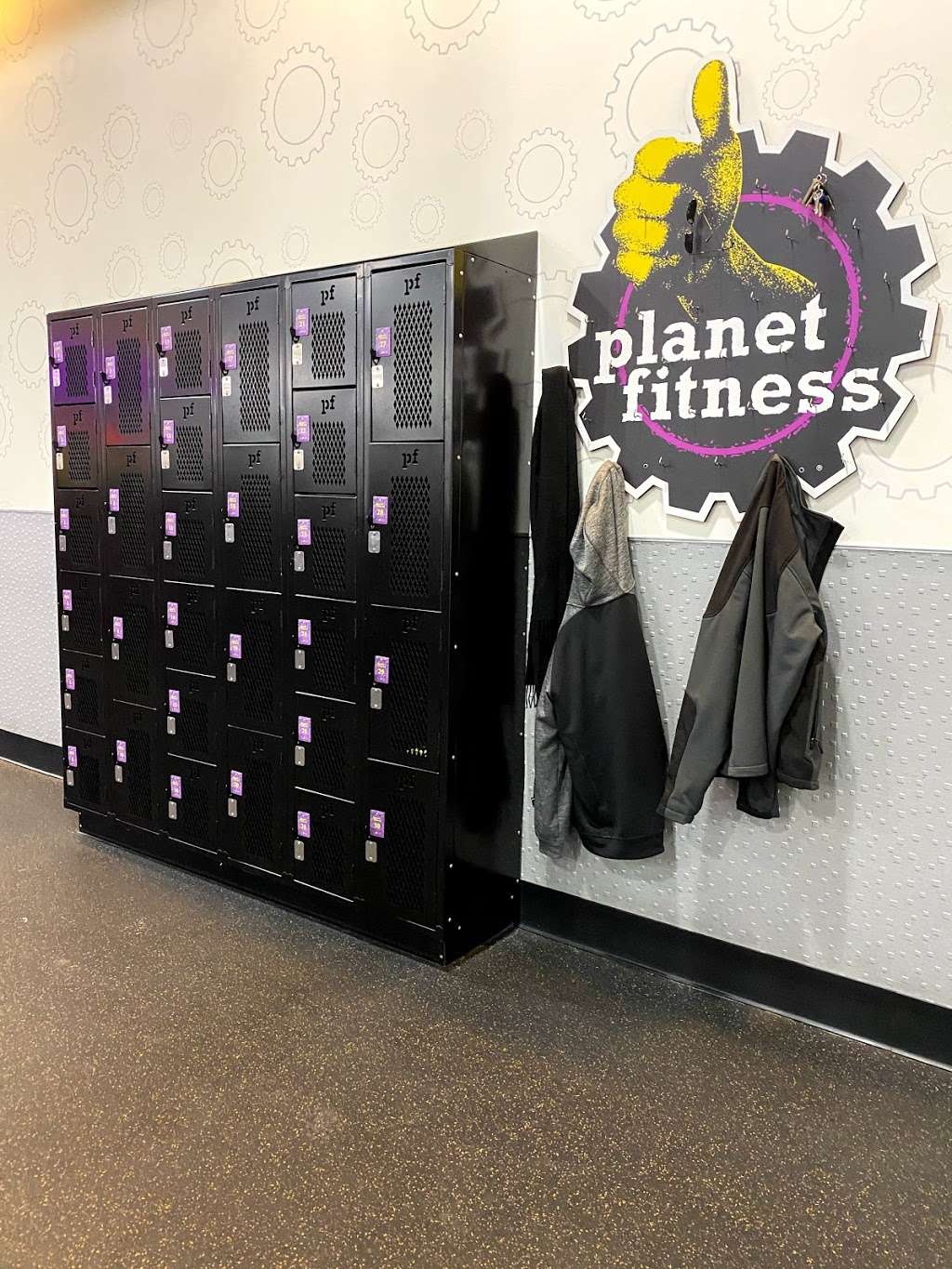 Planet Fitness - Lafayette, IN | 2121 Sagamore Pkwy S, Lafayette, IN 47905, USA | Phone: (765) 446-6600
