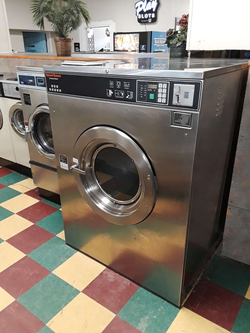 Justice Laundromat | 8407 W 79th St, Justice, IL 60458, United States | Phone: (708) 458-4011