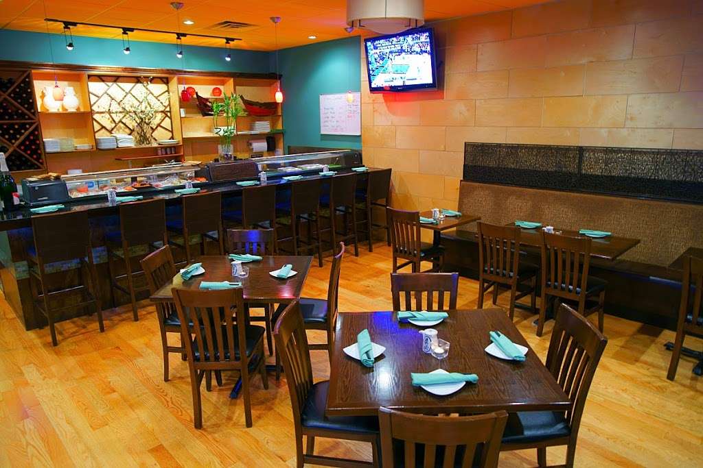 Fins Sushi & Grill | 354 Chestnut Hill Ave, Brighton, MA 02135 | Phone: (617) 731-0018