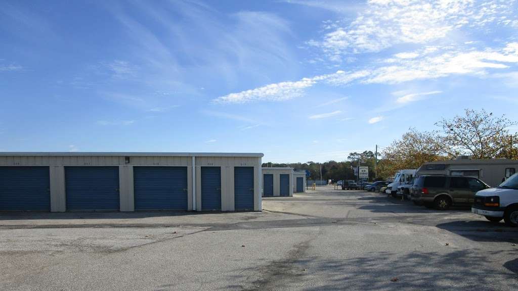 Chesapeake Mini Storage | 3000 Eastern Blvd, Baltimore, MD 21220 | Phone: (410) 921-1036