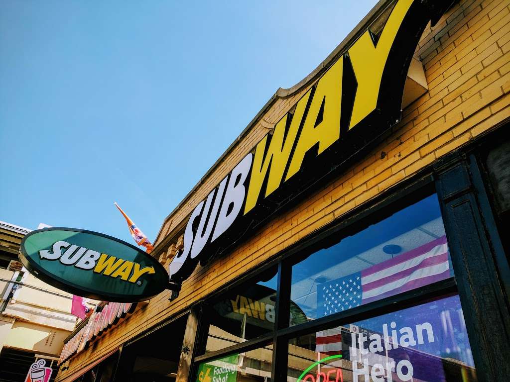 Subway Restaurants | 953 W Addison St, Chicago, IL 60657, USA | Phone: (773) 698-8766