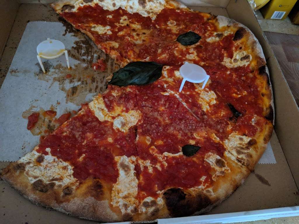 Crust Pizzeria | 2071 Clove Rd, Staten Island, NY 10304, USA | Phone: (347) 861-0999