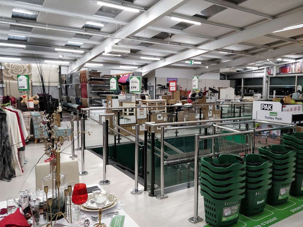 Dunelm | Thurrock shopping Park, W Thurrock Way, Grays RM20 3LP, UK | Phone: 01708 203540