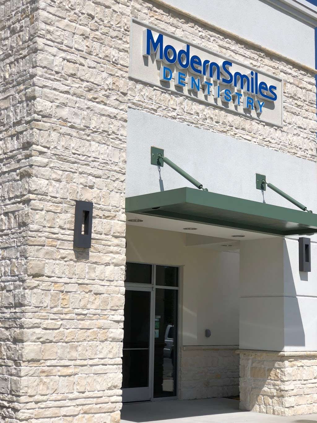 Modern Smiles Dentistry | 13816 Narcoossee Rd Ste B, Orlando, FL 32832, USA | Phone: (407) 985-4401