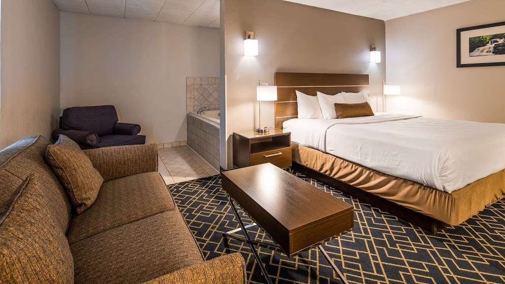 Best Western Inn at Hunts Landing | 120 US-6, Matamoras, PA 18336, USA | Phone: (570) 491-2400