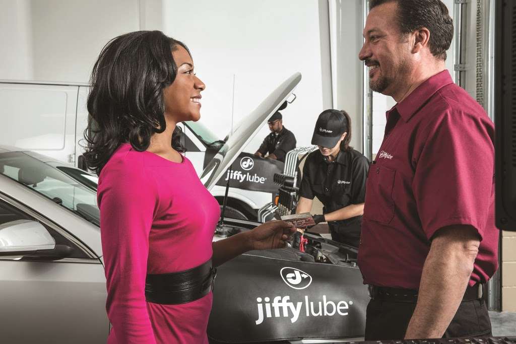 Jiffy Lube | 2000 Sheridan Rd, Zion, IL 60099 | Phone: (847) 731-7647