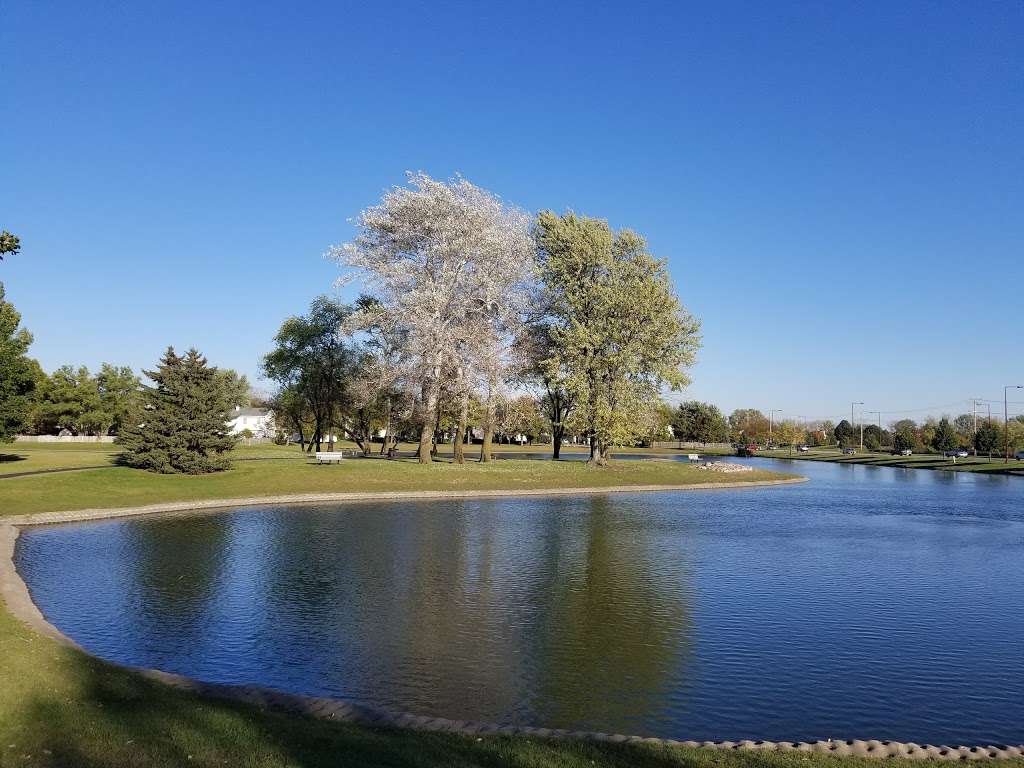 Green Lake Park | 1101 Green Knolls Dr, Buffalo Grove, IL 60089, USA | Phone: (847) 850-2100