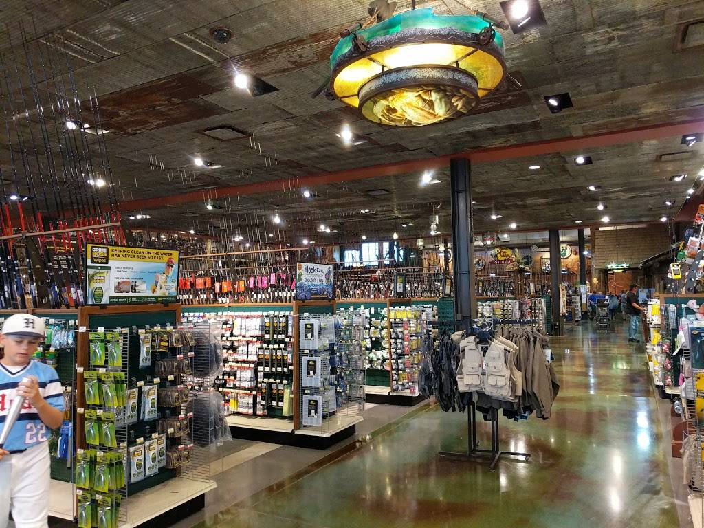 Bass Pro Shops | 2901 Bass Pro Dr, Council Bluffs, IA 51501, USA | Phone: (712) 325-6000