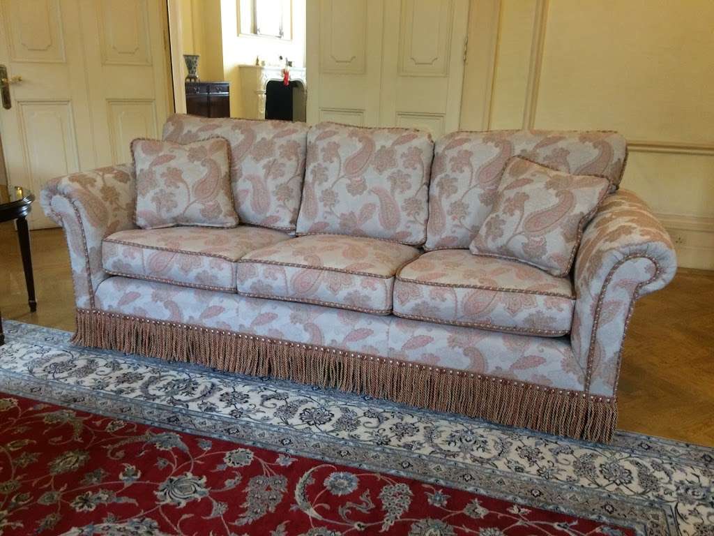 Master Upholsterers (David Lyons) | 28 Mafeking Rd, Enfield EN1 3SS, UK | Phone: 020 8367 4498