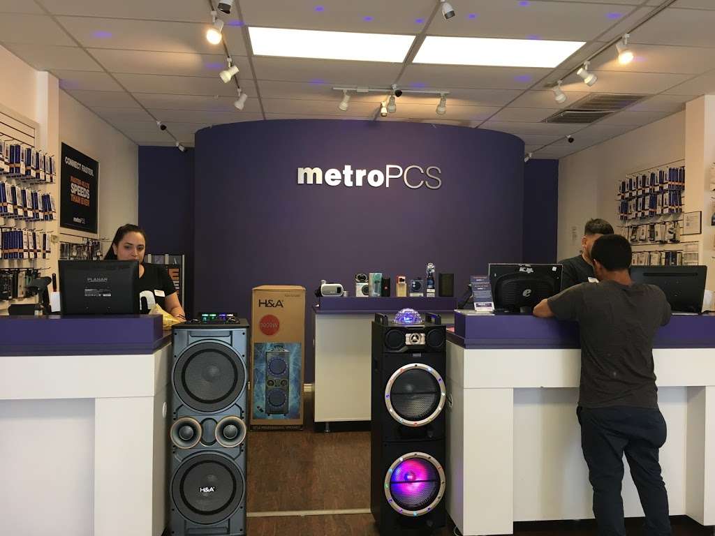 Metro by T-Mobile | 1512 S Beltline Rd #9, Dallas, TX 75253, USA | Phone: (972) 913-1610