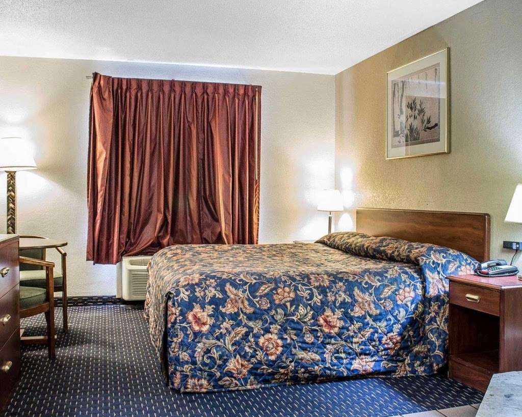 Econo Lodge | 1175 Kane St, Scranton, PA 18505, USA | Phone: (570) 348-1000