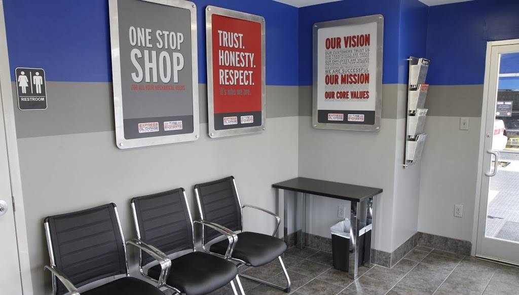 Express Oil Change & Tire Engineers | 4526 S Dale Mabry Hwy, Tampa, FL 33611, USA | Phone: (813) 839-3100