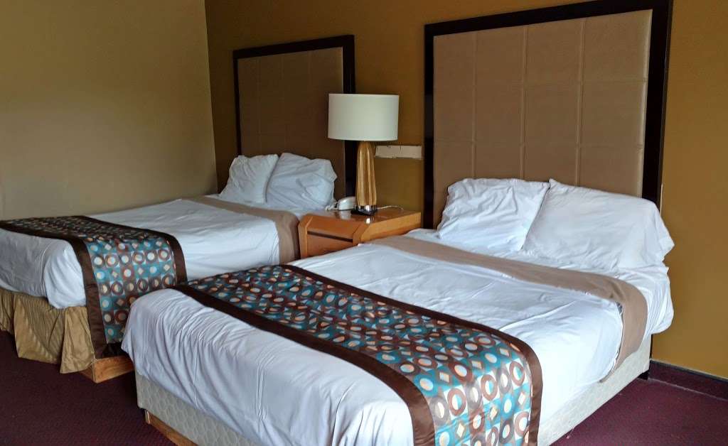 Americas Best Value Inn & Suites - Kansas City | 11801 Blue Ridge Blvd, Kansas City, MO 64134, USA | Phone: (816) 765-1888