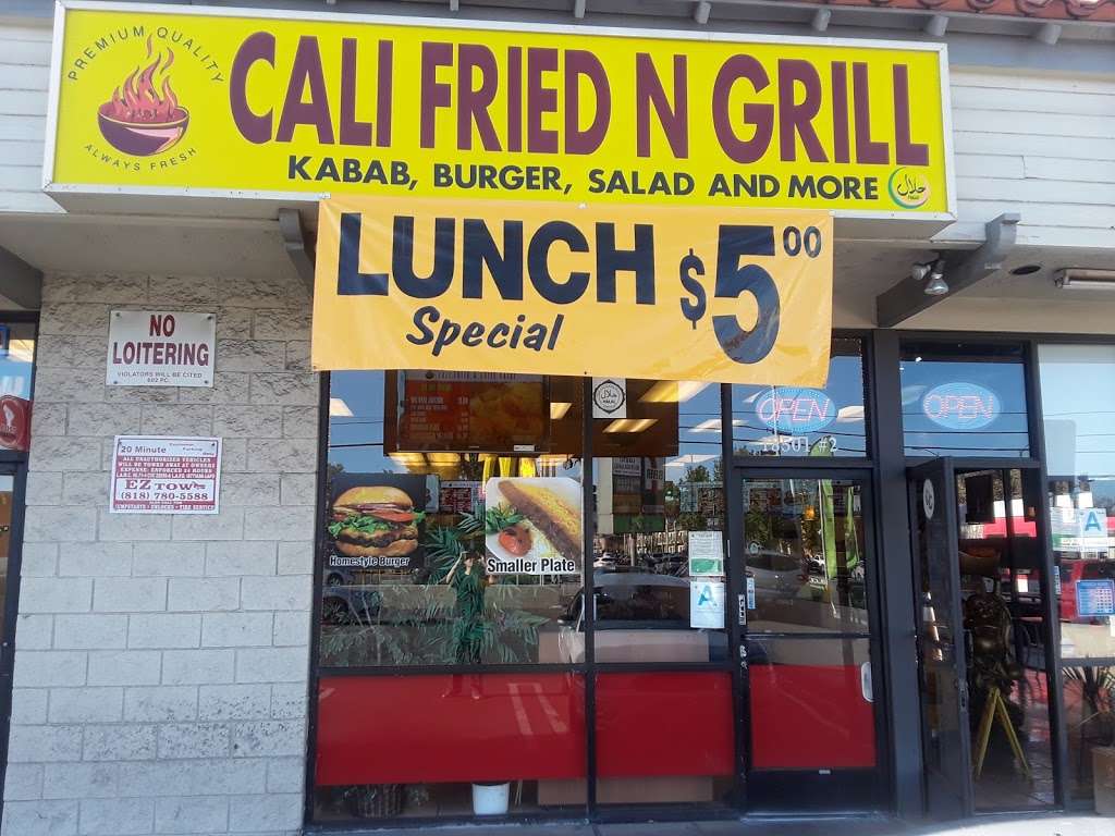 Cali Fried & Grill Halal | 18501 Victory Blvd, Reseda, CA 91335, USA | Phone: (818) 578-5500